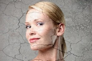Уход за сухой кожей лица летом – чего стоит опасаться